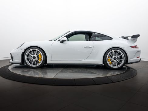Certified 2018 Porsche 911 GT3 RWD image 2