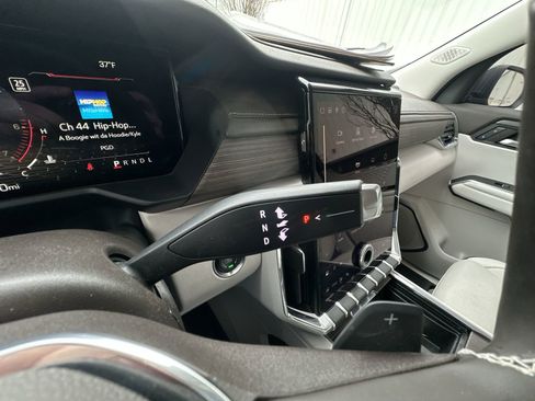 Used 2024 GMC Acadia Denali w/ Super Cruise Package image 16