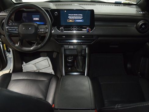 Used 2024 Chevrolet Colorado Trail Boss w/ Technology Package image 29