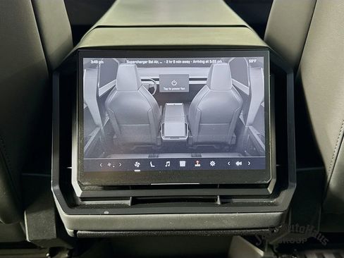 Used 2024 Tesla Cybertruck AWD Crew Cab image 32