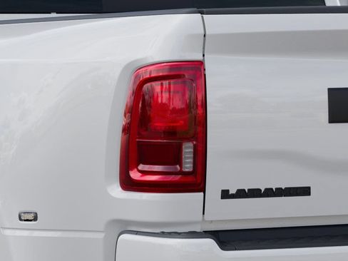 New 2026 RAM 3500 Laramie AWD/4WD image 14
