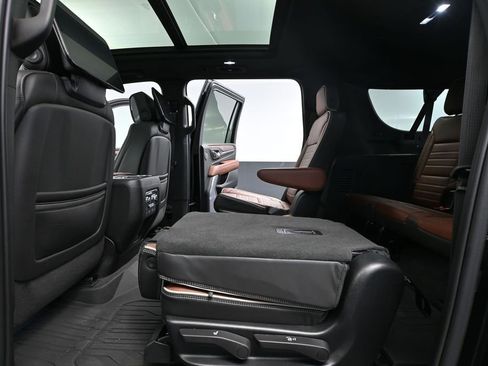 Used 2023 GMC Yukon XL Denali Ultimate AWD/4WD image 48