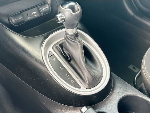 Used 2019 Kia Soul image 17