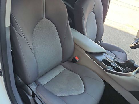 Used 2022 Toyota Camry LE image 22