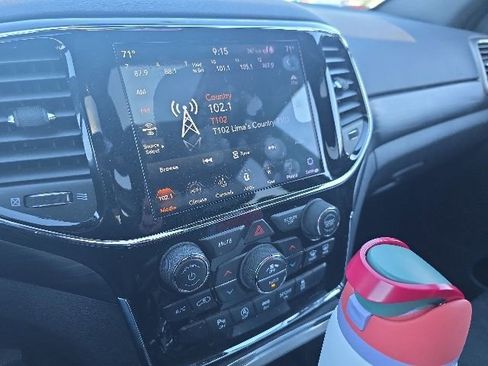 Used 2020 Jeep Grand Cherokee Altitude AWD/4WD image 4