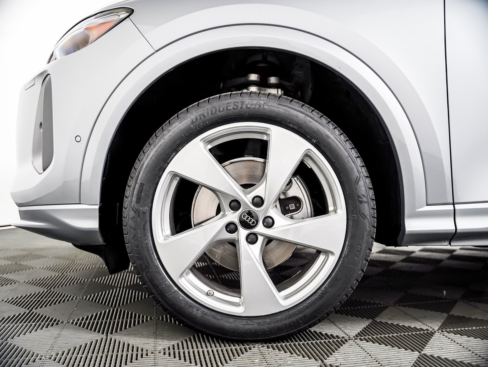 Used 2025 Audi Q5 Premium Plus w/ Premium Plus AWD/4WD image 6