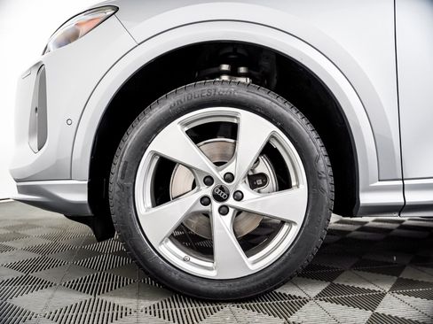 Certified 2025 Audi Q5 Premium Plus w/ Premium Plus AWD/4WD image 6