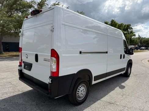 Used 2025 RAM ProMaster 2500 w/ Convenience Group image 3