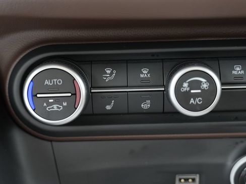 Used 2021 Alfa Romeo Stelvio Ti AWD/4WD image 54