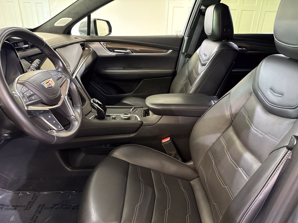 Used 2022 Cadillac XT5 Premium Luxury w/ Platinum Package AWD/4WD image 17