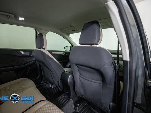 Used 2021 Ford Escape SE FWD image 36