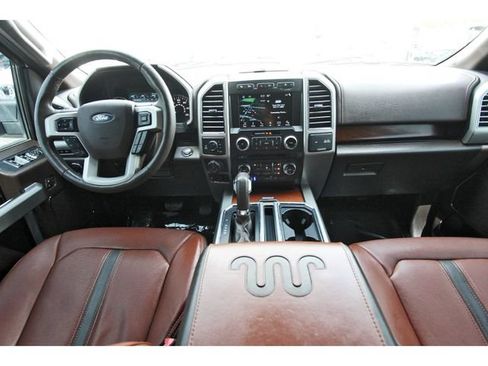Used 2018 Ford F150 King Ranch w/ Equipment Group 601A Luxury AWD/4WD image 8