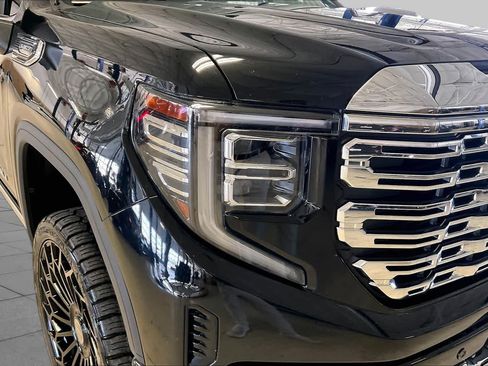 Used 2022 GMC Sierra 1500 Denali w/ Denali Reserve Package AWD/4WD image 25