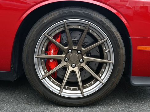 Used 2016 Dodge Challenger SRT Hellcat image 13