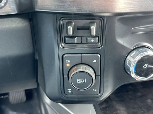 Used 2024 Ford F250 Lariat w/ Black Appearance Package image 27