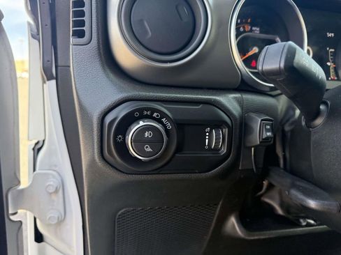 Used 2023 Jeep Gladiator Sport image 14