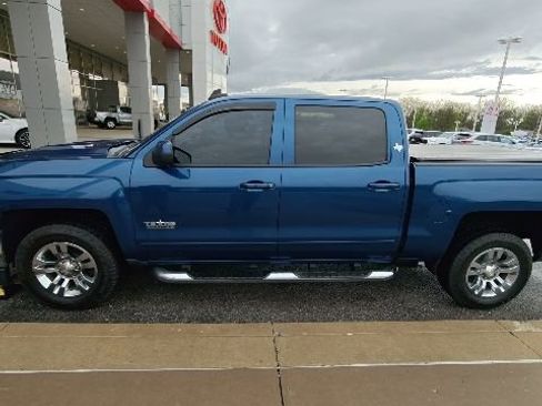 Used 2018 Chevrolet Silverado 1500 LT w/ Texas Edition image 8