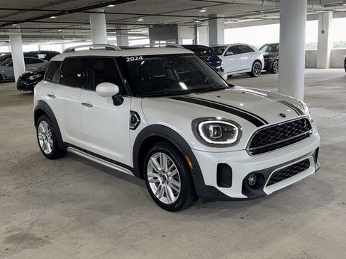 Used 2024 MINI Cooper Countryman S w/ Storage Package FWD image 2