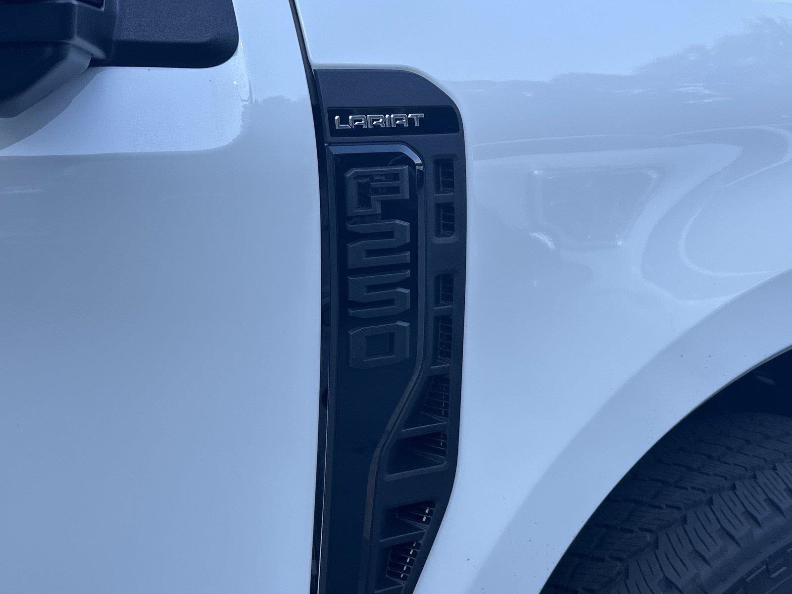 New 2026 Ford F250 Lariat w/ Black Appearance Package AWD/4WD image 18