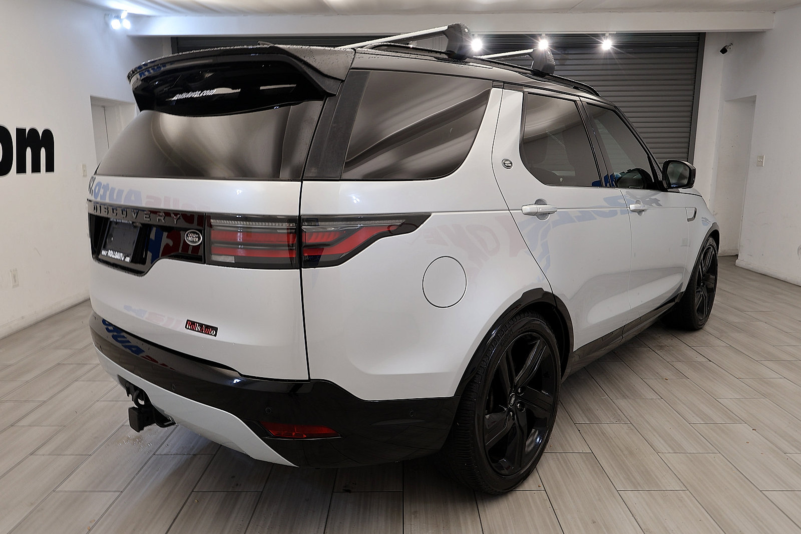 Used 2021 Land Rover Discovery S R-Dynamic AWD/4WD image 5