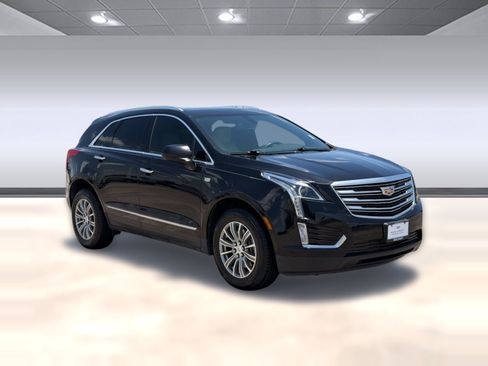 Used 2017 Cadillac XT5 Luxury FWD image 6