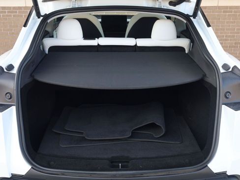 Used 2026 Tesla Model Y 2WD image 10