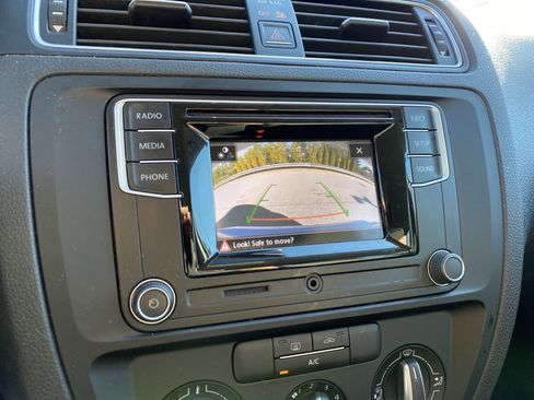 Used 2018 Volkswagen Jetta S image 22