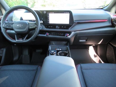 Used 2026 Chevrolet Equinox RS w/ Safety and Technology Package FWD image 12