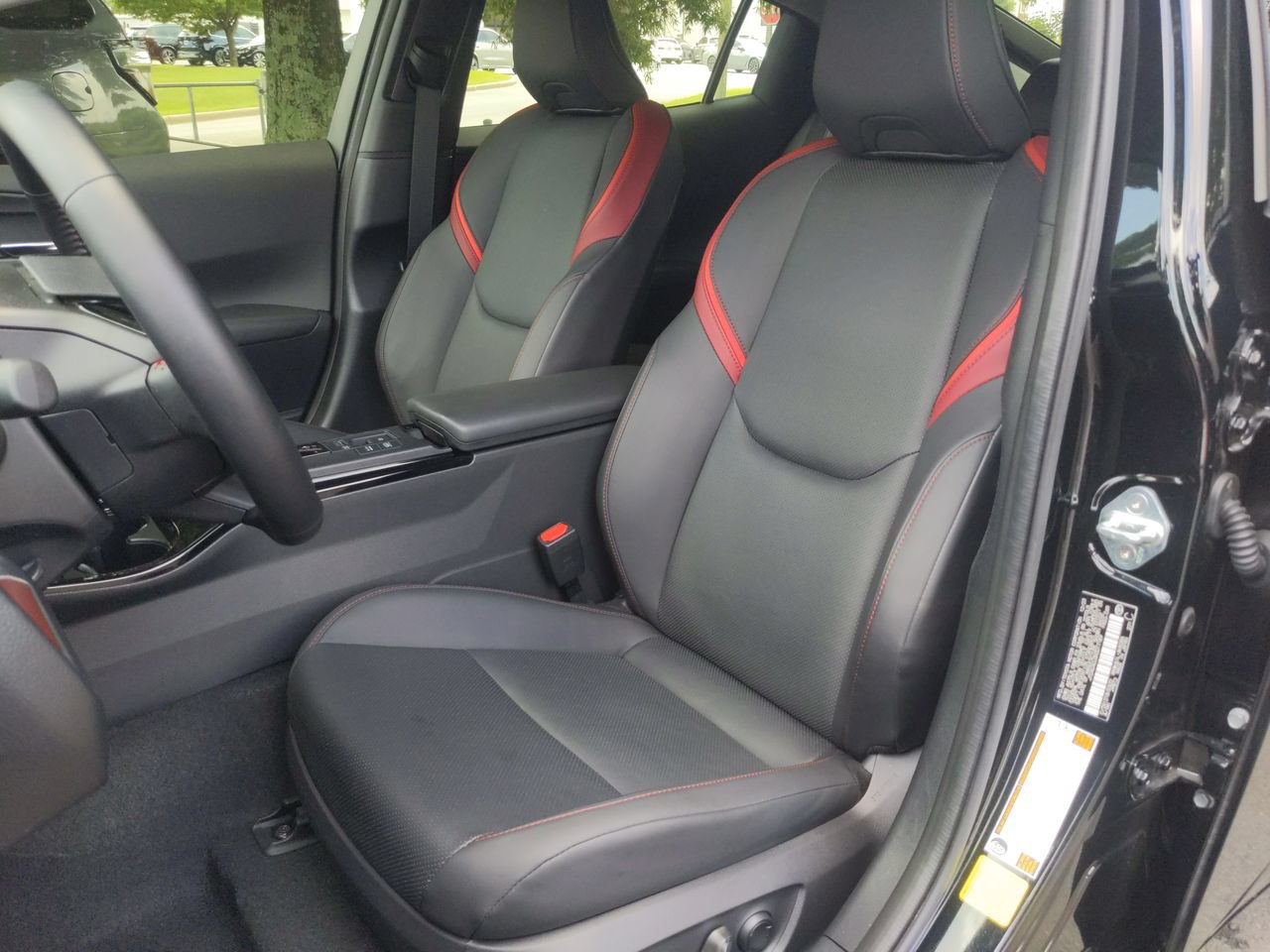 Used 2024 Toyota Prius Prime FWD image 37
