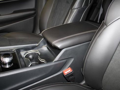 New 2025 Jeep Grand Cherokee Altitude image 21