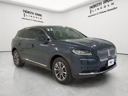 Used 2022 Lincoln Nautilus FWD w/ Premium Package image 7