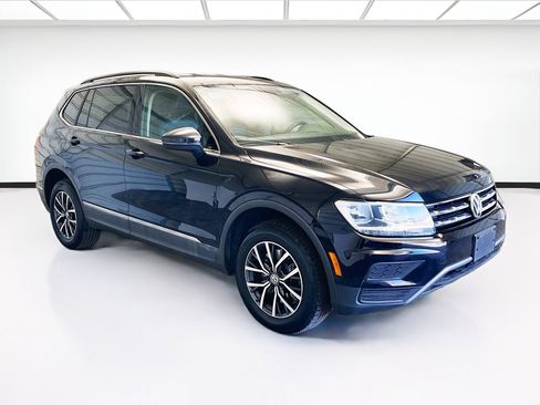 Used 2020 Volkswagen Tiguan SE image 3