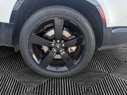 Used 2024 Land Rover Defender 130 X-Dynamic SE image 36