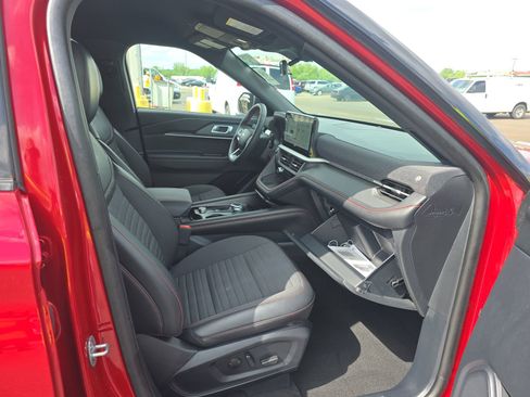 Used 2025 Ford Explorer ST-Line AWD/4WD image 9
