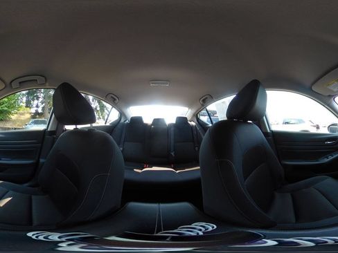 Used 2025 Nissan Altima 2.5 SV FWD image 42