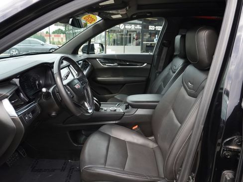 Used 2020 Cadillac XT6 Premium Luxury AWD/4WD image 23