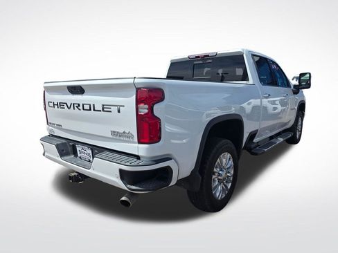 Used 2022 Chevrolet Silverado 3500 High Country w/ Technology Package AWD/4WD image 4