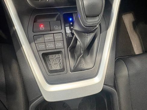 Used 2020 Toyota RAV4 LE w/ All Weather Liner Package AWD/4WD image 25