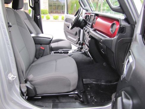 Used 2018 Jeep Wrangler Unlimited Sport S AWD/4WD image 22