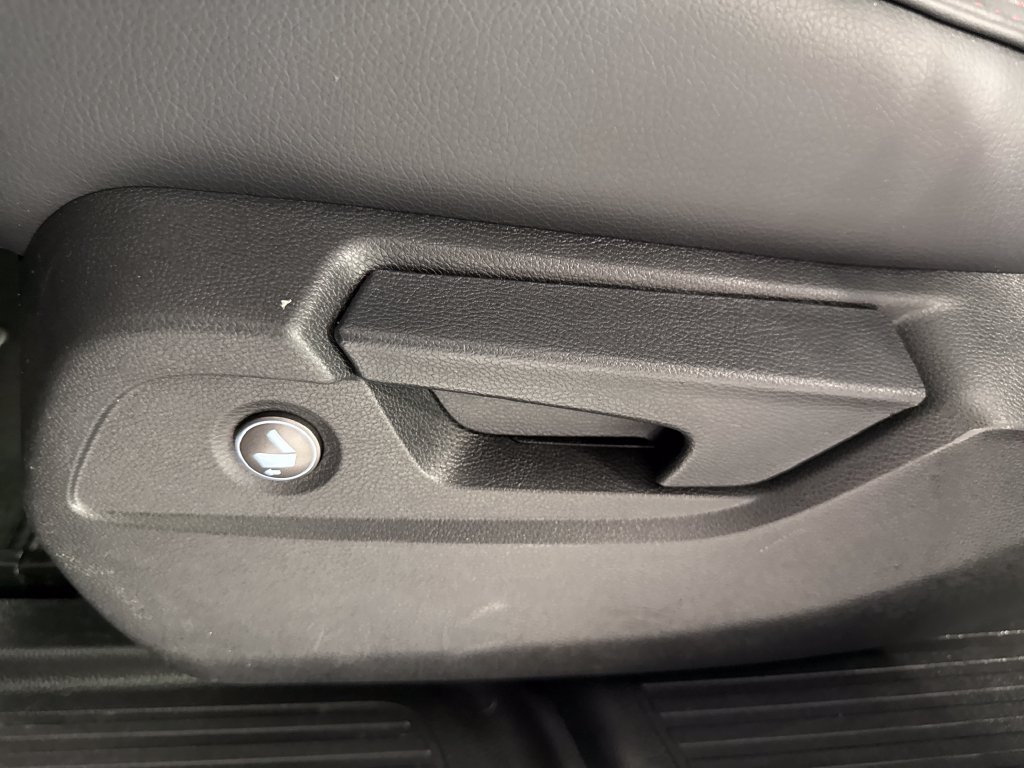 Used 2025 Honda Pilot Black Edition image 40