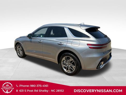 Used 2025 Genesis GV70 2.5T AWD/4WD image 8