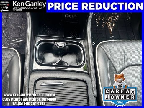 Used 2025 Chrysler Pacifica Limited FWD image 19