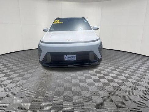 Used 2024 Hyundai Kona Limited AWD/4WD image 2