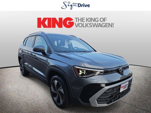 New 2025 Volkswagen Taos SE image 1