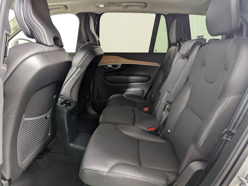 Used 2024 Volvo XC90 T8 Plus w/ Protection Package Premier AWD/4WD image 18
