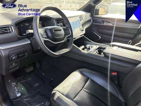 Used 2024 Jeep Wagoneer Series II w/ Flexible Seating Group AWD/4WD image 16