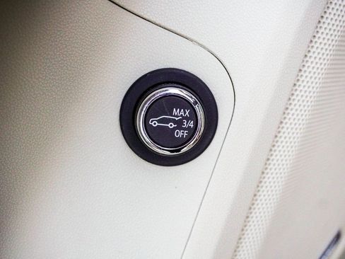 Used 2023 GMC Acadia Denali w/ Denali Ultimate Package image 43