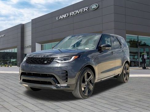 New 2025 Land Rover Discovery Dynamic SE image 1