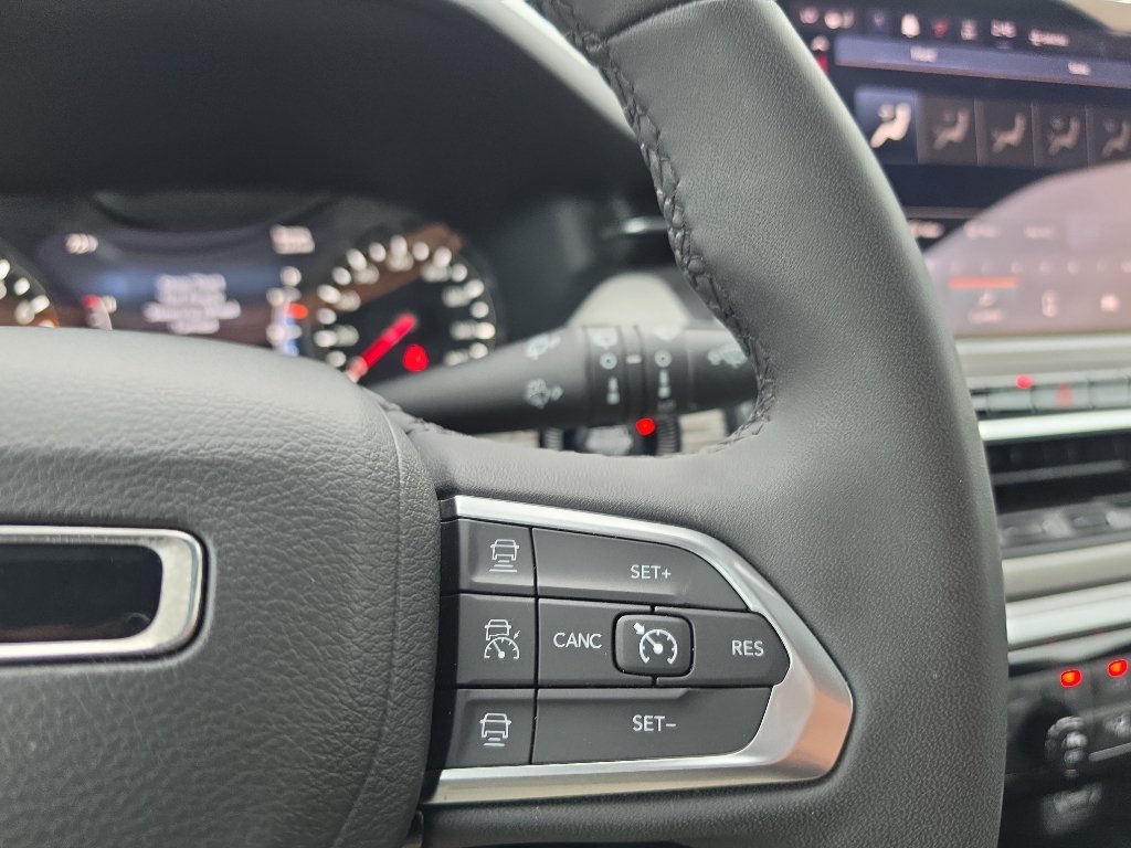 Used 2025 Jeep Compass Limited AWD/4WD image 31