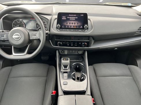 Certified 2024 Nissan Rogue S FWD image 3